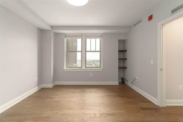 525 W Lafayette Boulevard Unit: 16C, Detroit, MI 48226