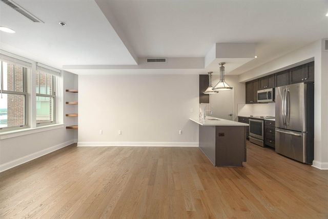 525 W Lafayette Boulevard Unit: 16C, Detroit, MI 48226