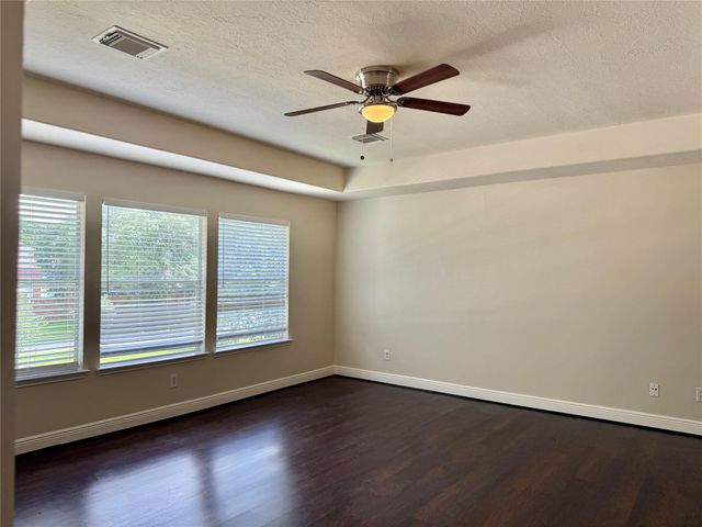 12426 Shadowpoint Drive, Hockley, TX 77082