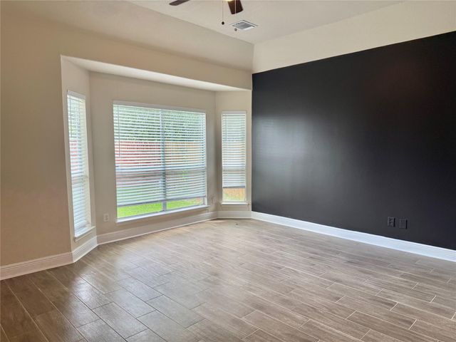 12426 Shadowpoint Drive, Hockley, TX 77082