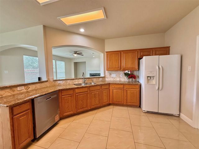 12426 Shadowpoint Drive, Hockley, TX 77082