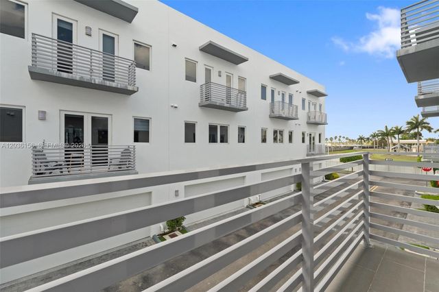 9161 NW 33rd St 0, Doral, FL 33172