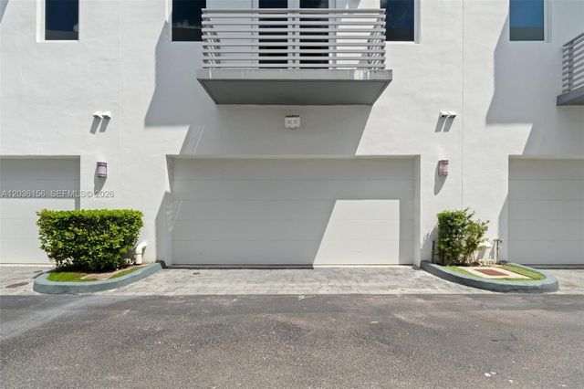 9161 NW 33rd St 0, Doral, FL 33172