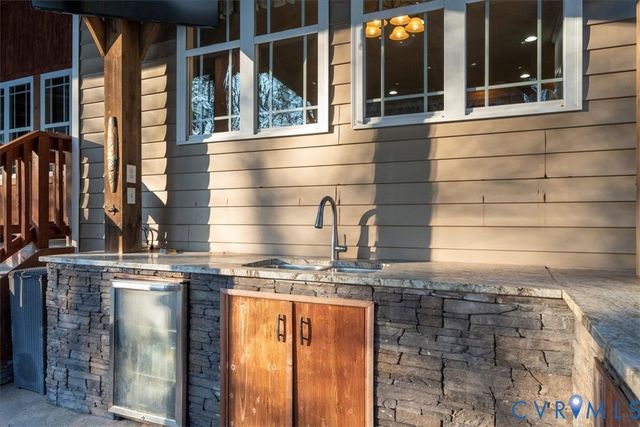 15401 Willow Hill Ln, Chesterfield, VA 23832