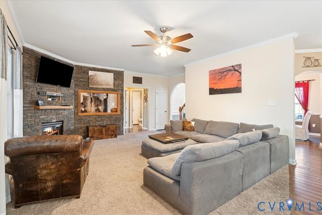 15401 Willow Hill Ln, Chesterfield, VA 23832