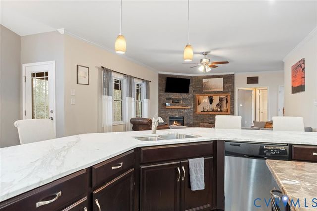 15401 Willow Hill Ln, Chesterfield, VA 23832