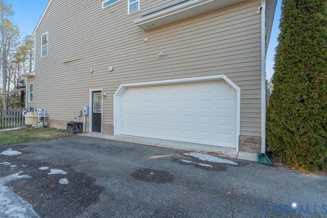 15401 Willow Hill Ln, Chesterfield, VA 23832