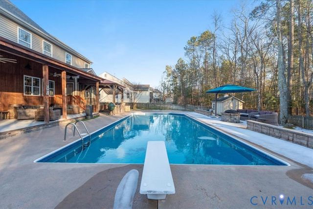 15401 Willow Hill Ln, Chesterfield, VA 23832