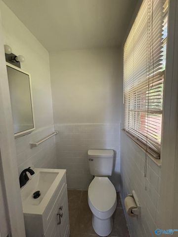 3907 Memorial Parkway North, Huntsville, AL 35810