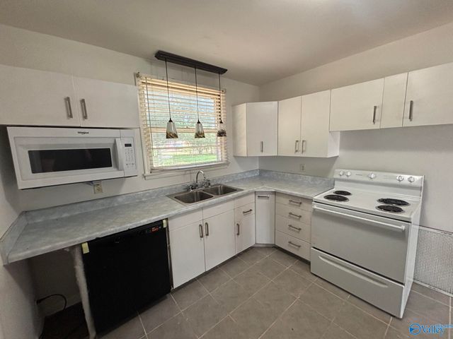 3907 Memorial Parkway North, Huntsville, AL 35810