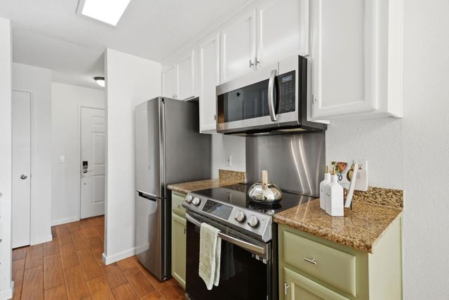 661 Royston Lane 140, Hayward, CA 94544