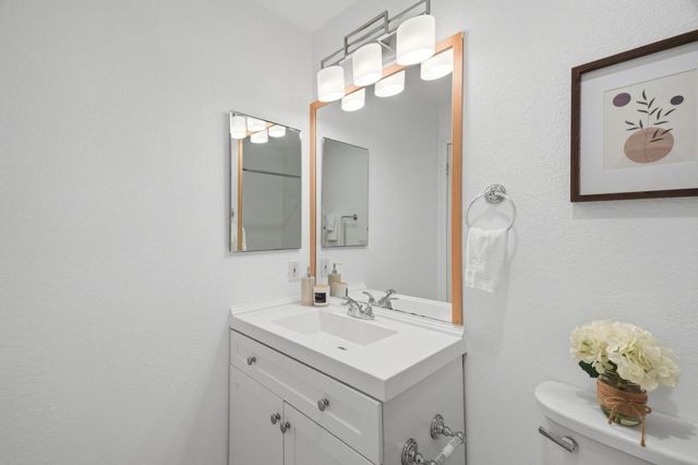 661 Royston Lane 140, Hayward, CA 94544