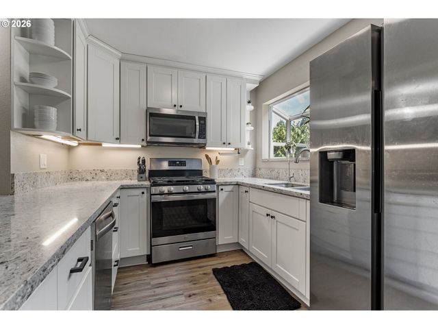 4931 Sw CHESTNUT Pl, Beaverton, OR 97005