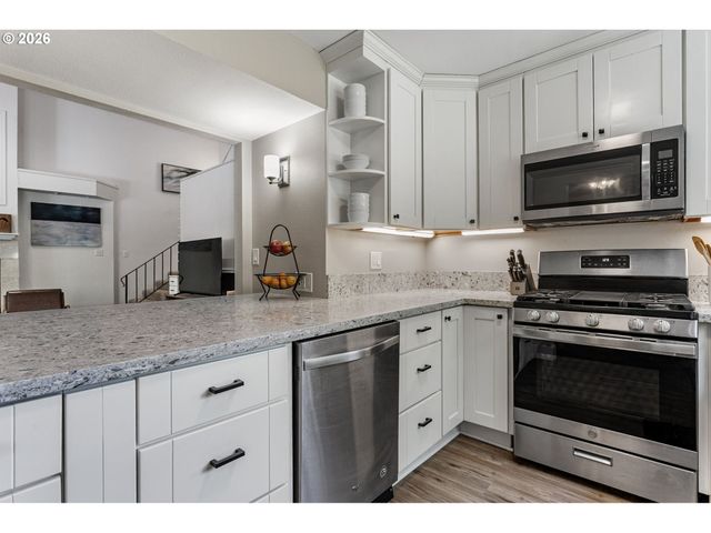 4931 Sw CHESTNUT Pl, Beaverton, OR 97005