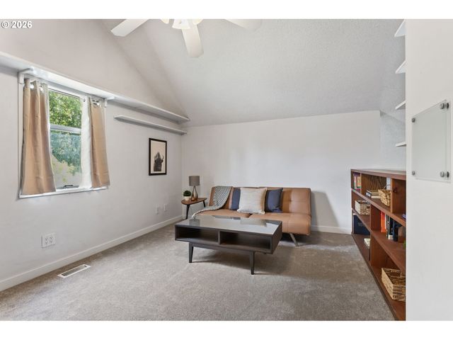 4931 Sw CHESTNUT Pl, Beaverton, OR 97005