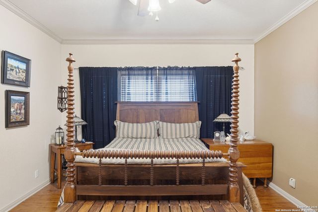 805 Paddy, Floresville, TX 78114