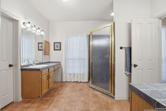 805 Paddy, Floresville, TX 78114