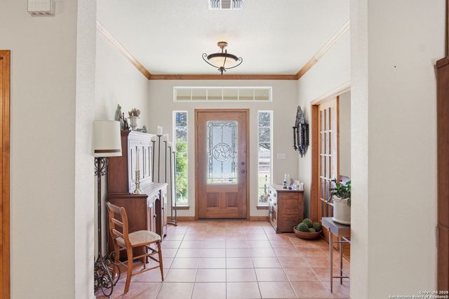 805 Paddy, Floresville, TX 78114