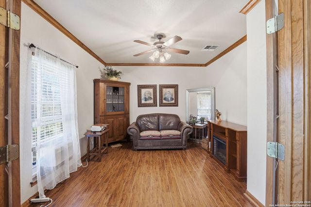 805 Paddy, Floresville, TX 78114