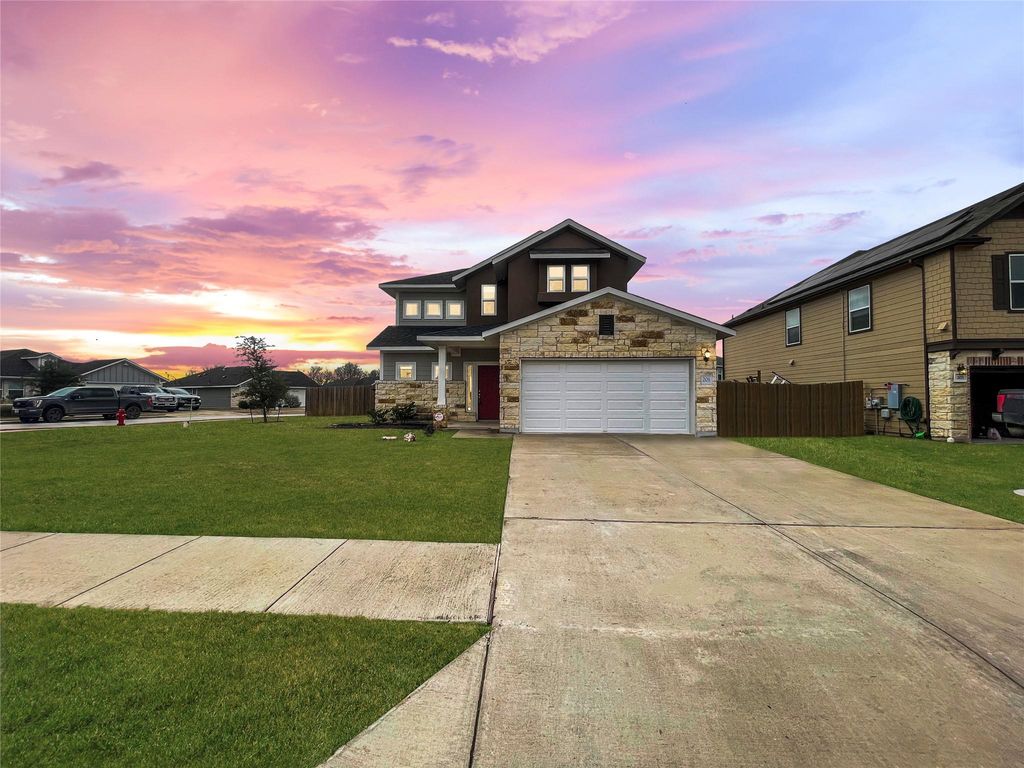 201 Saranac DR, Elgin, TX 78621