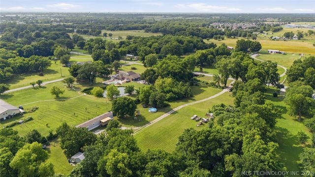 12654 E 122nd Street North, Collinsville, OK 74021