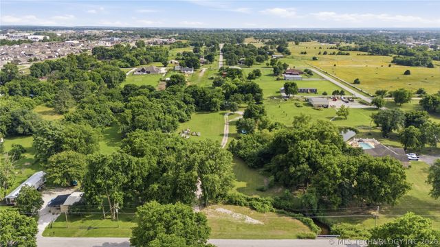 12654 E 122nd Street North, Collinsville, OK 74021