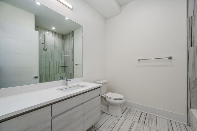 159 W North Avenue 406, Chicago, IL 60610