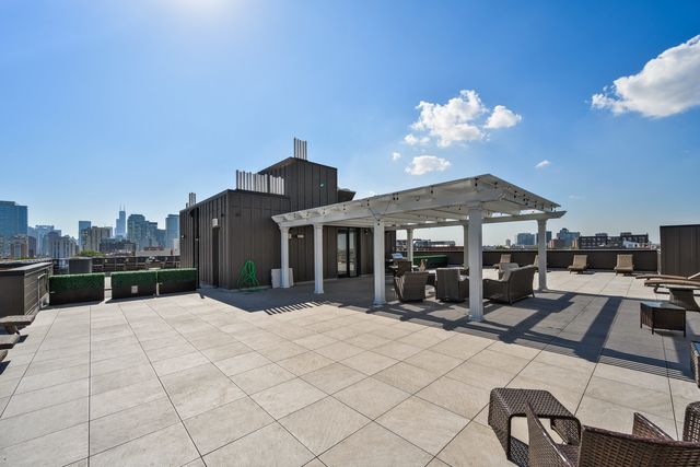 159 W North Avenue 406, Chicago, IL 60610