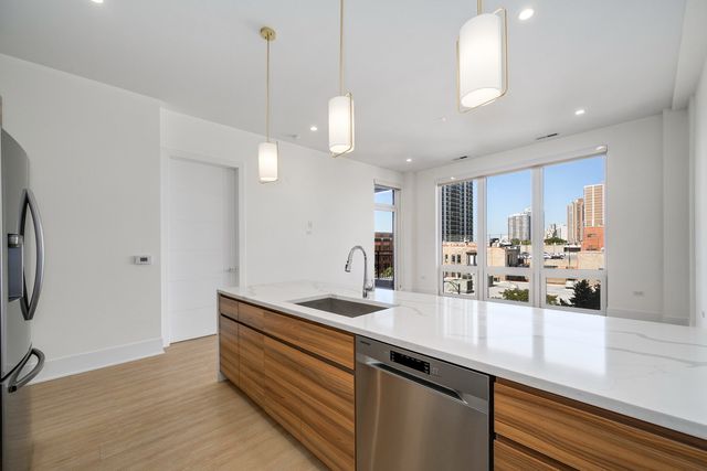 159 W North Avenue 406, Chicago, IL 60610