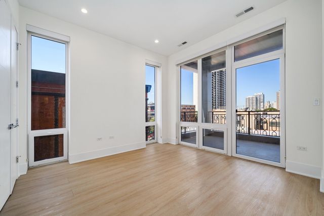 159 W North Avenue 406, Chicago, IL 60610