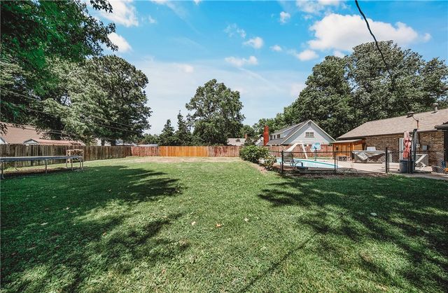 808 Holiman Street, Springdale, AR 72762
