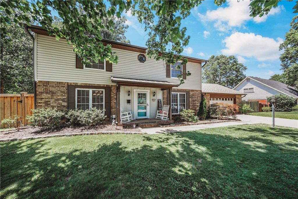 808 Holiman Street, Springdale, AR 72762