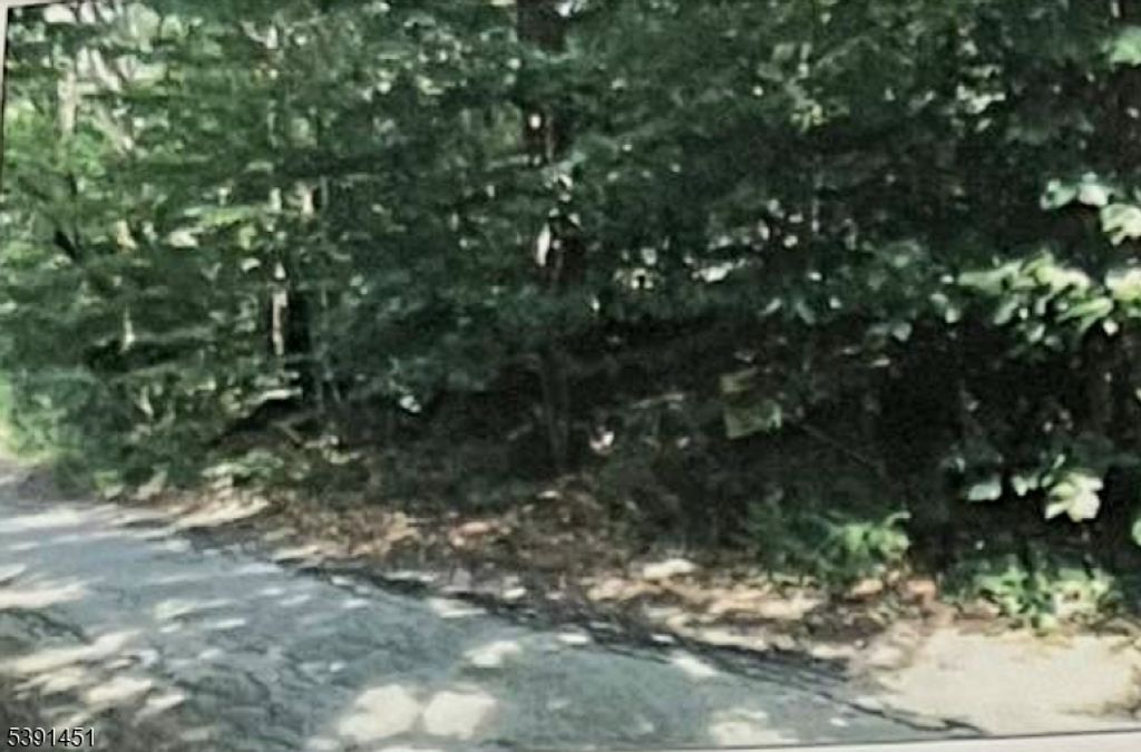 3 Neptune Rd, West Milford Twp., NJ 07421