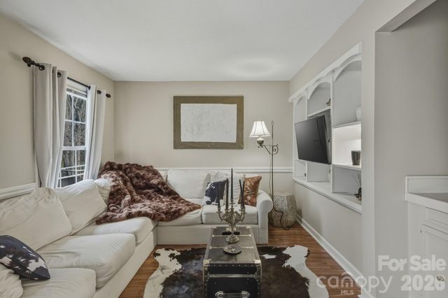 7034 Quail Hill Road, Charlotte, NC 28210