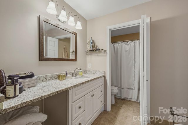 7034 Quail Hill Road, Charlotte, NC 28210