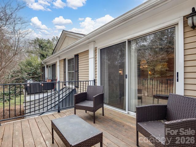 7034 Quail Hill Road, Charlotte, NC 28210
