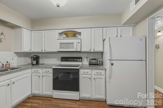 7034 Quail Hill Road, Charlotte, NC 28210
