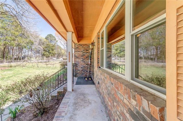 16 Mango Road NE, Rome, GA 30161