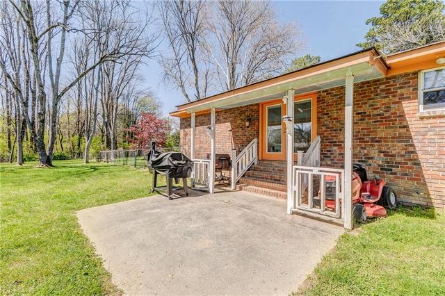 16 Mango Road NE, Rome, GA 30161