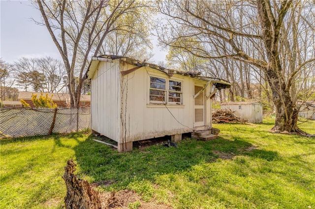 16 Mango Road NE, Rome, GA 30161