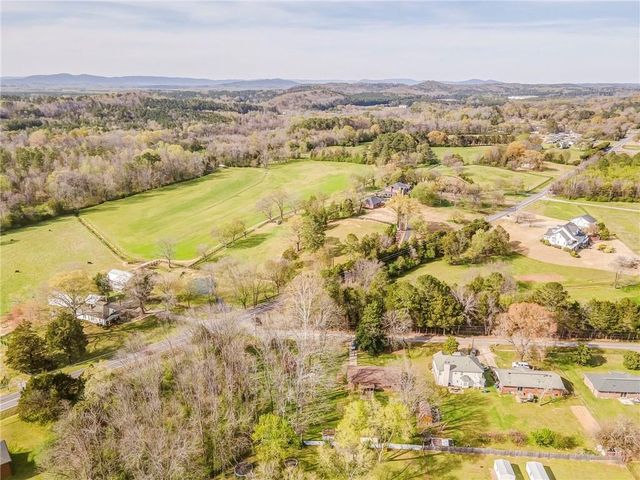 16 Mango Road NE, Rome, GA 30161
