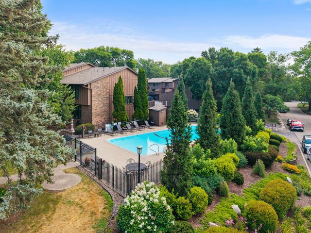 2628 Sumac Ridge, White Bear Lake, MN 55110