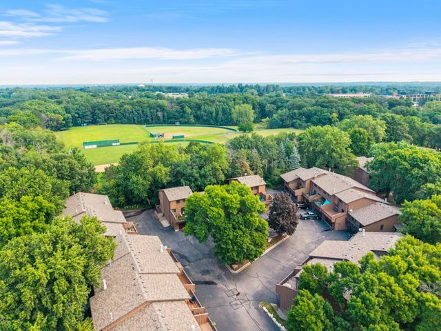 2628 Sumac Ridge, White Bear Lake, MN 55110