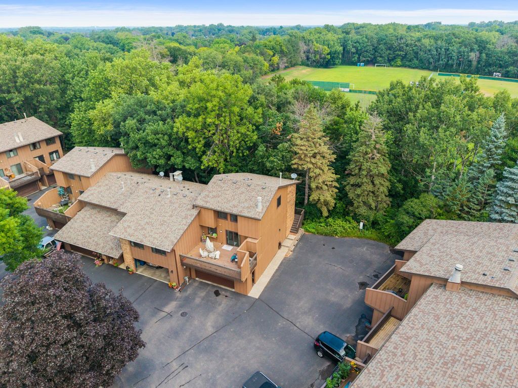 2628 Sumac Ridge, White Bear Lake, MN 55110