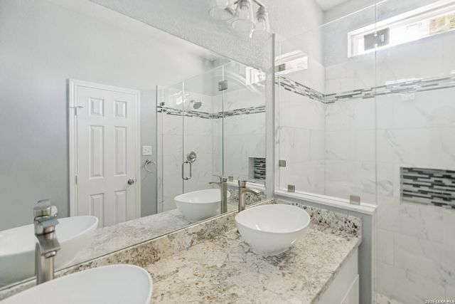 406 Gulf, San Antonio, TX 78202