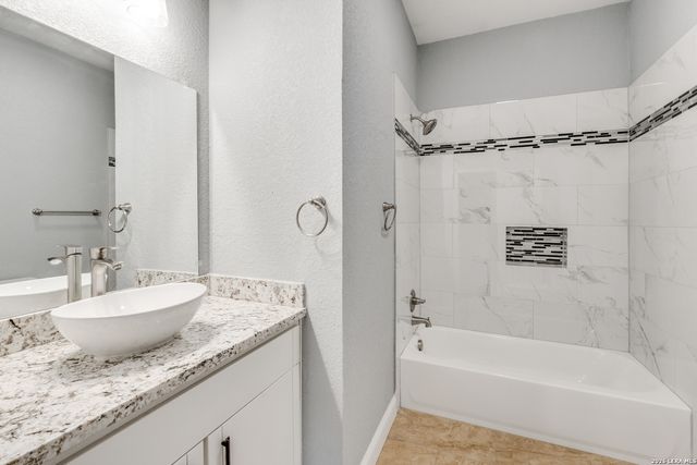 406 Gulf, San Antonio, TX 78202