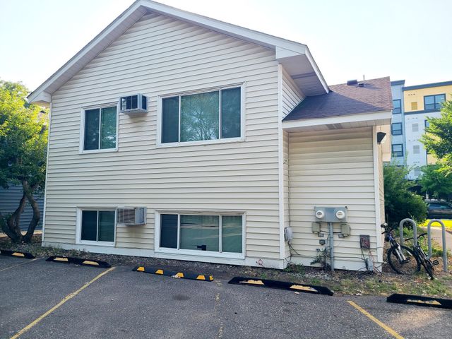 808 9th Avenue SE, Minneapolis, MN 55414