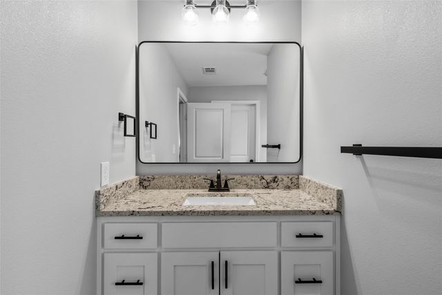 107 W Avenue F, Valley Mills, TX 76689