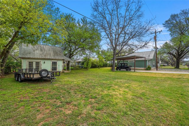 107 W Avenue F, Valley Mills, TX 76689