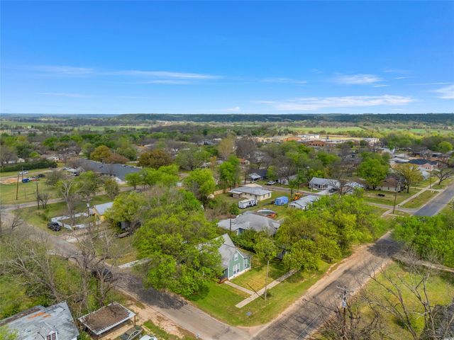 107 W Avenue F, Valley Mills, TX 76689